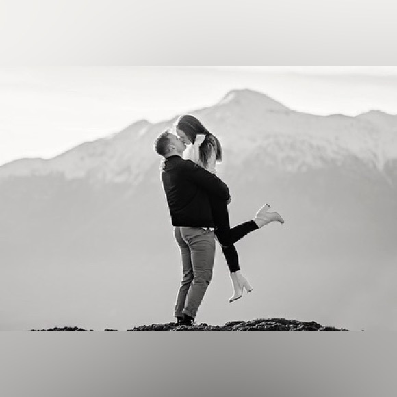 Meet your Posher, Alexandra - Picture 2 of 6